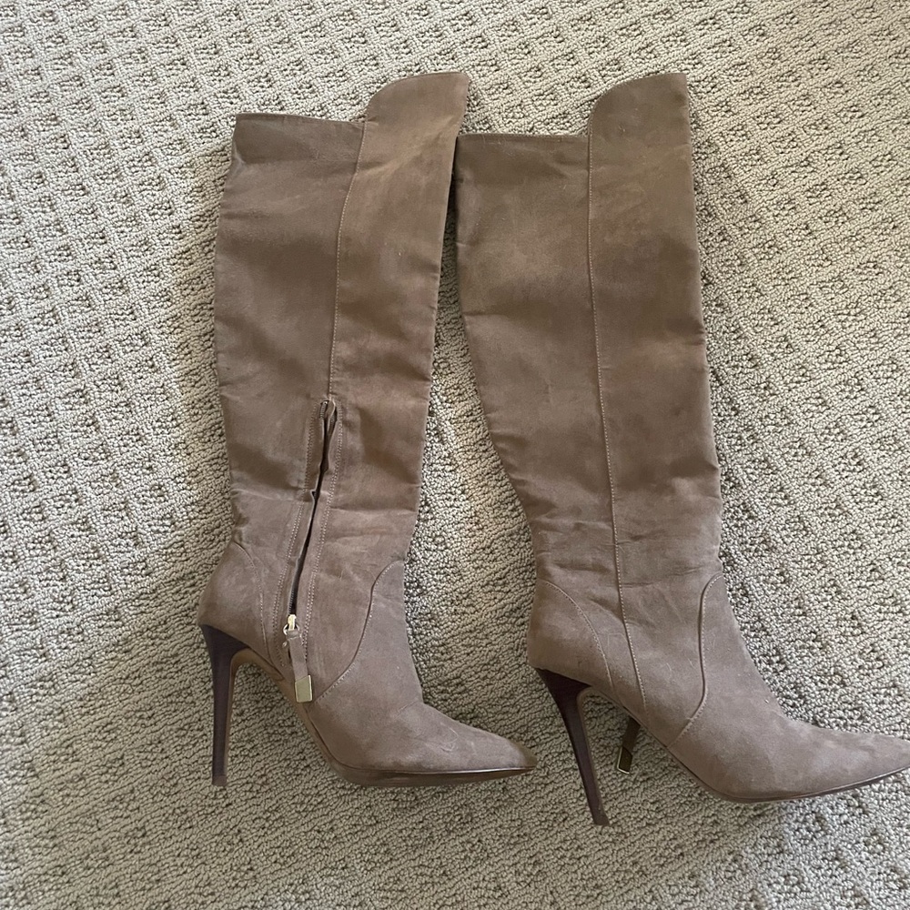 Forever 21 boots size 7